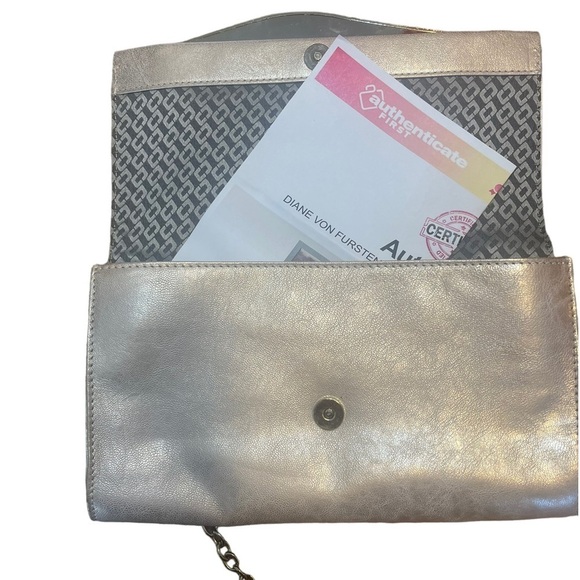 NWT Diane Von Furstenberg leather crossbody bag converts to cutch. - Picture 10 of 14